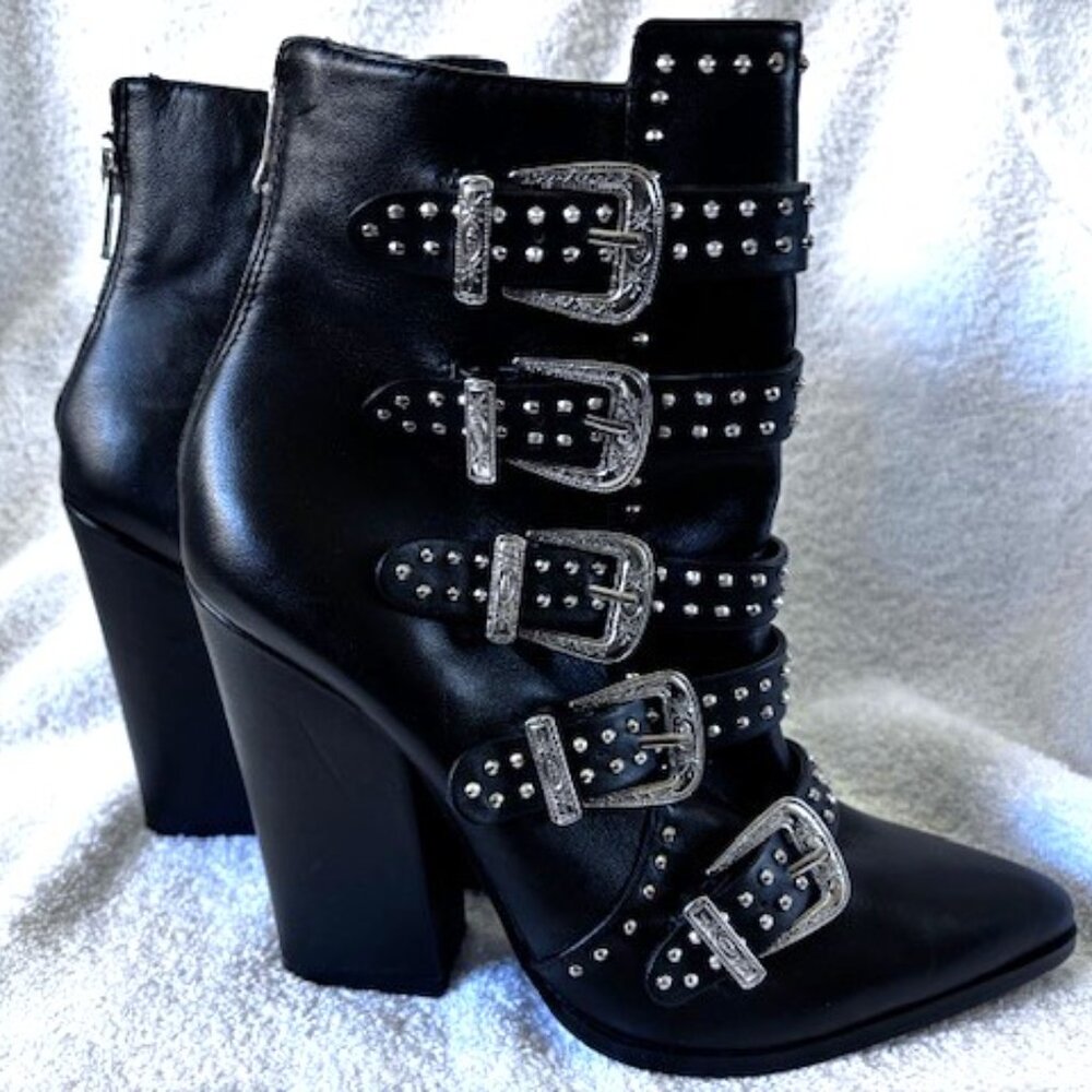 Steve Madden 'Comet' black leather booties with buckle detail NWOT Size 8-1/2